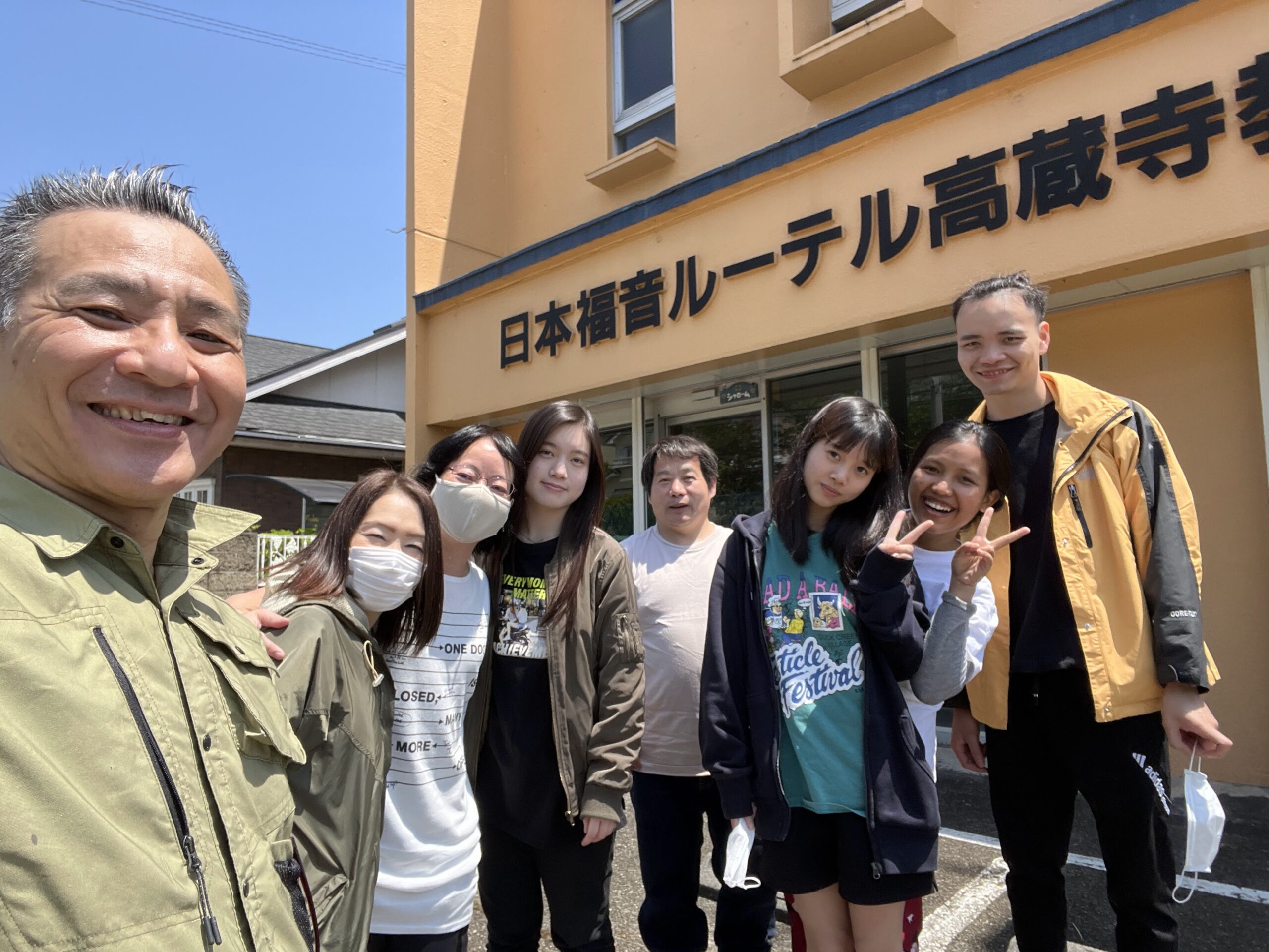 1面説教図版「教会で草刈りを